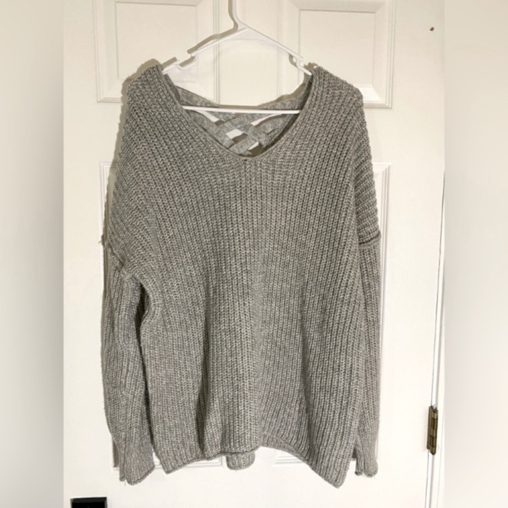 💜3/$25💜 Mossimo Gray Sweater Size Large